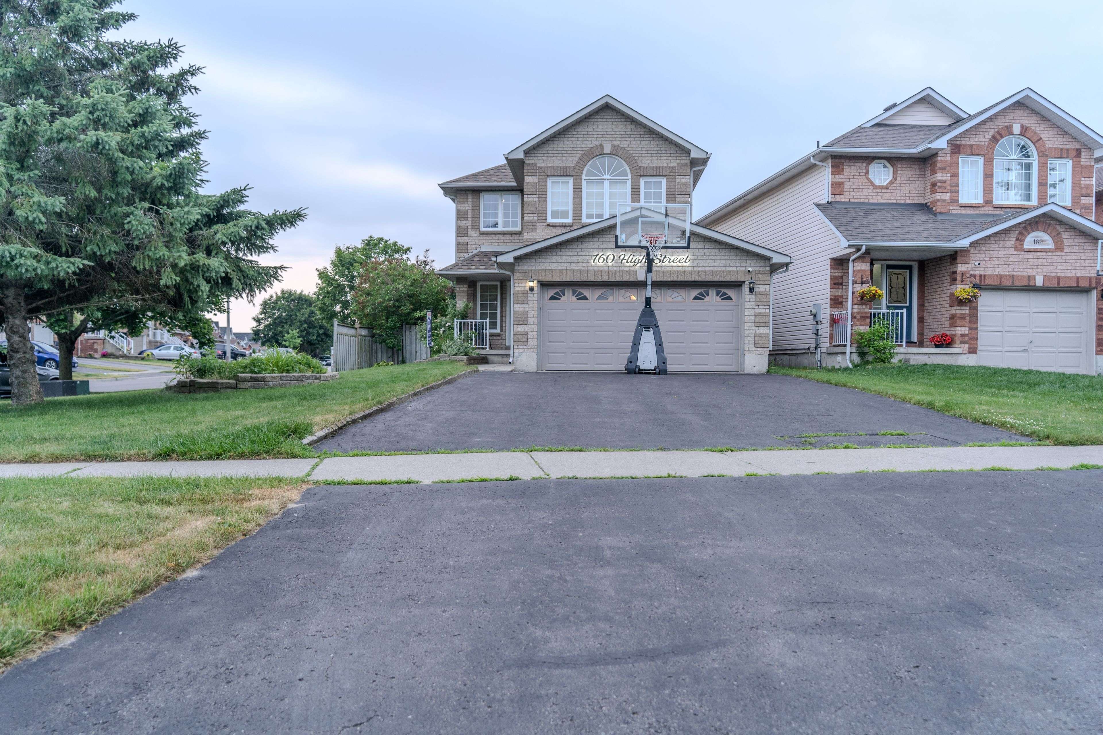 160 High ST, Clarington, ON L1C 5A6
