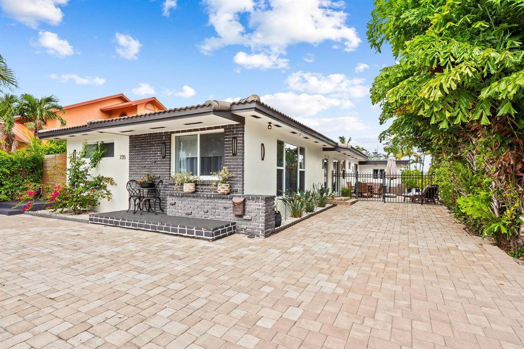 735 Tyler St, Hollywood, FL 33019