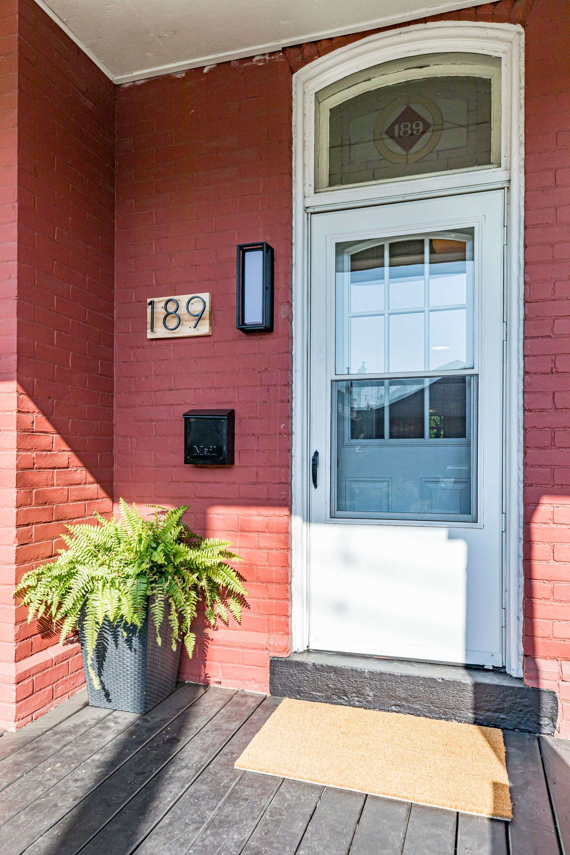 Hamilton, ON L8L 5C7,189 West AVE N