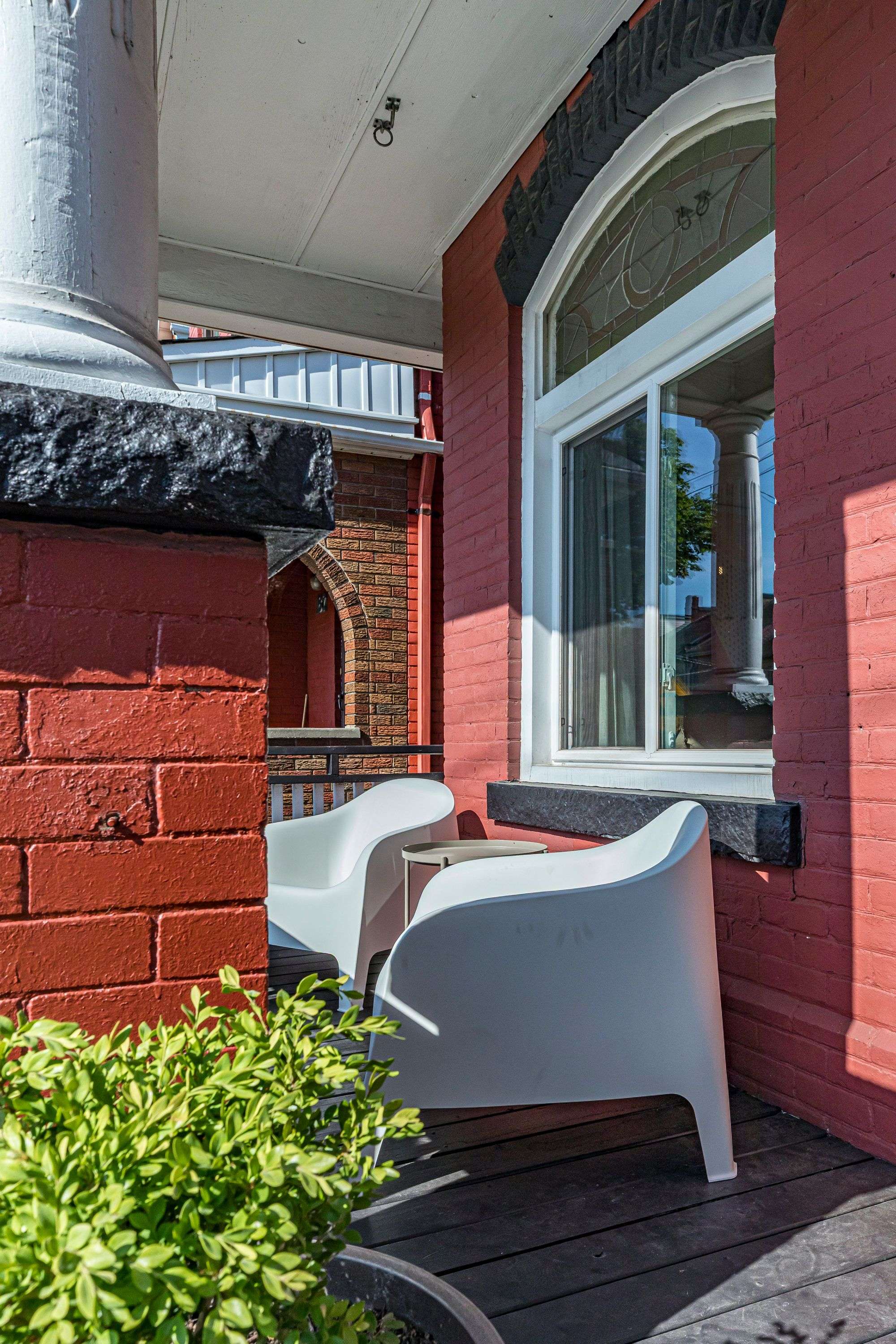 Hamilton, ON L8L 5C7,189 West AVE N
