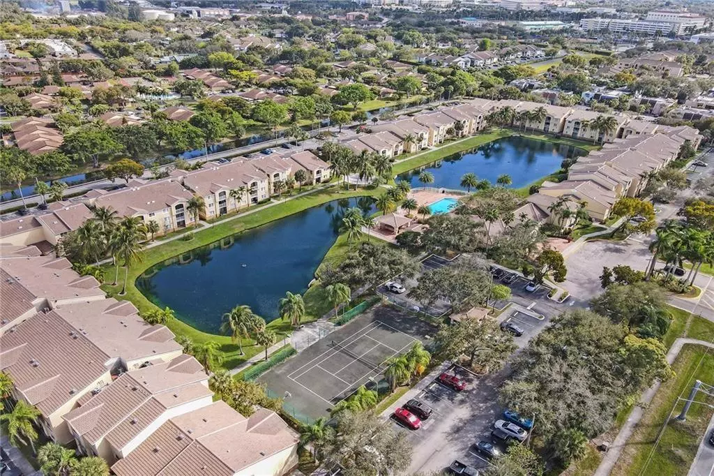 Davie, FL 33328,2640 S University Dr #129