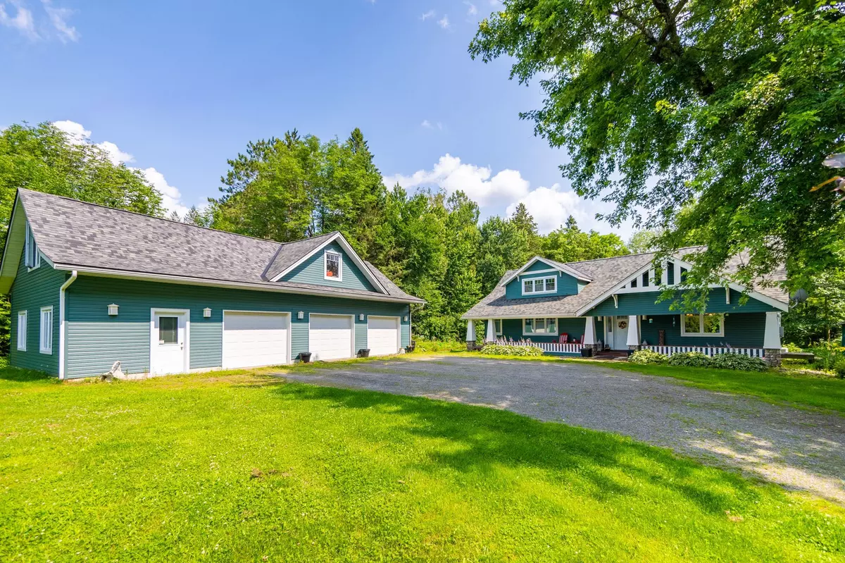 Gravenhurst, ON P1P 1R3,1622 Houseys Rapids RD