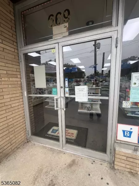 Clifton City, NJ 07013,669 Van Houten Ave