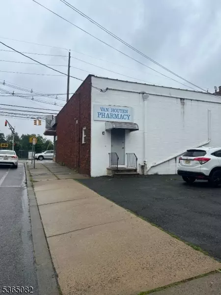 Clifton City, NJ 07013,669 Van Houten Ave