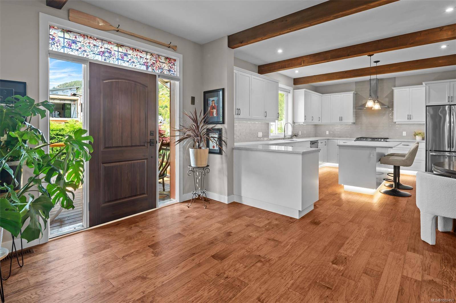Lake Cowichan, BC V0R 2G1,7284 Lakefront Dr