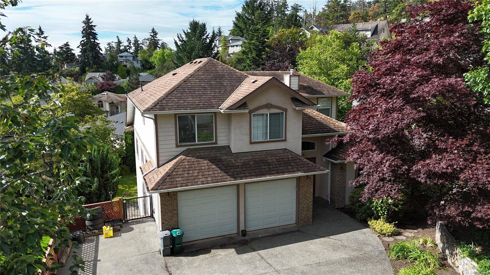 1959 Riverside Dr, View Royal, BC V9B 6H9