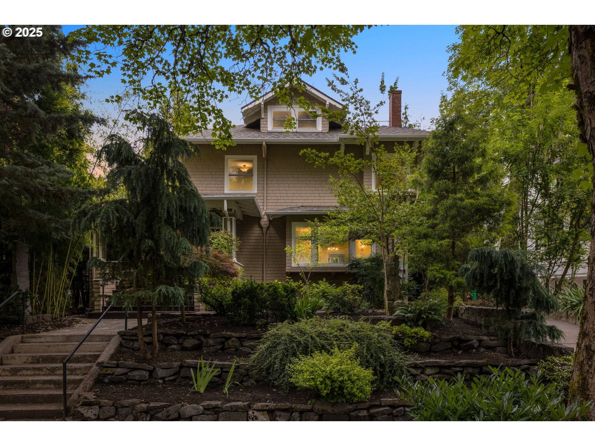 Portland, OR 97214,612 SE 16TH AVE