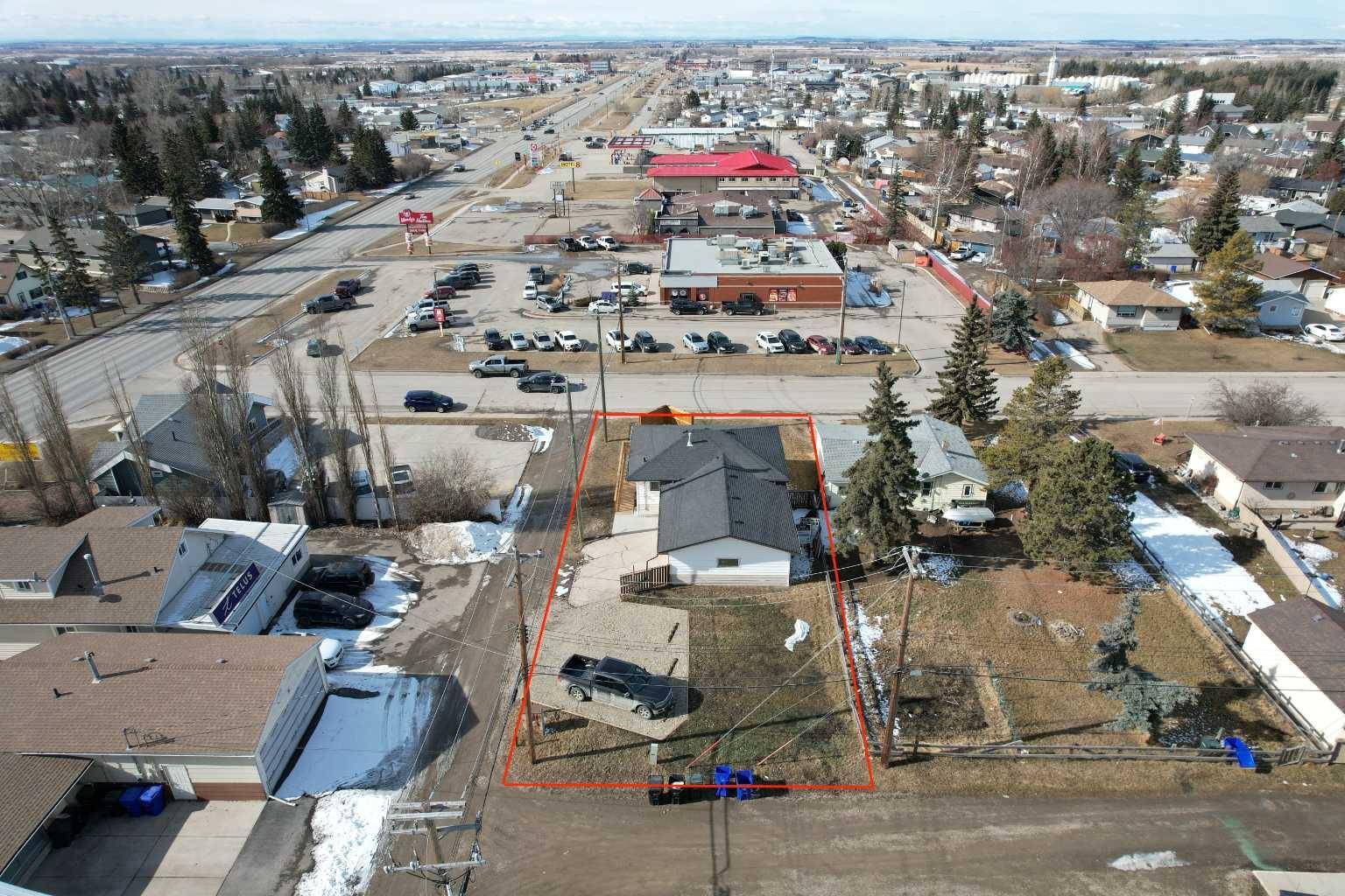 4517 55 Ave, Olds, AB T4H 1B9