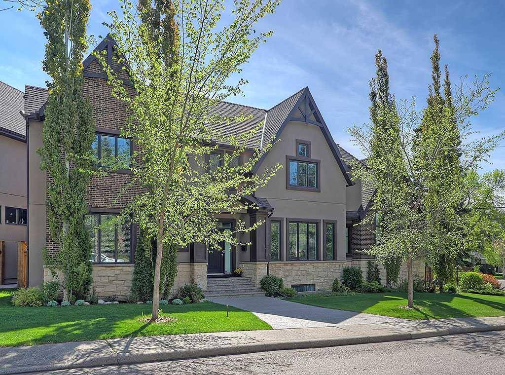 Calgary, AB T2K 1M6,14 Rosetree RD NW