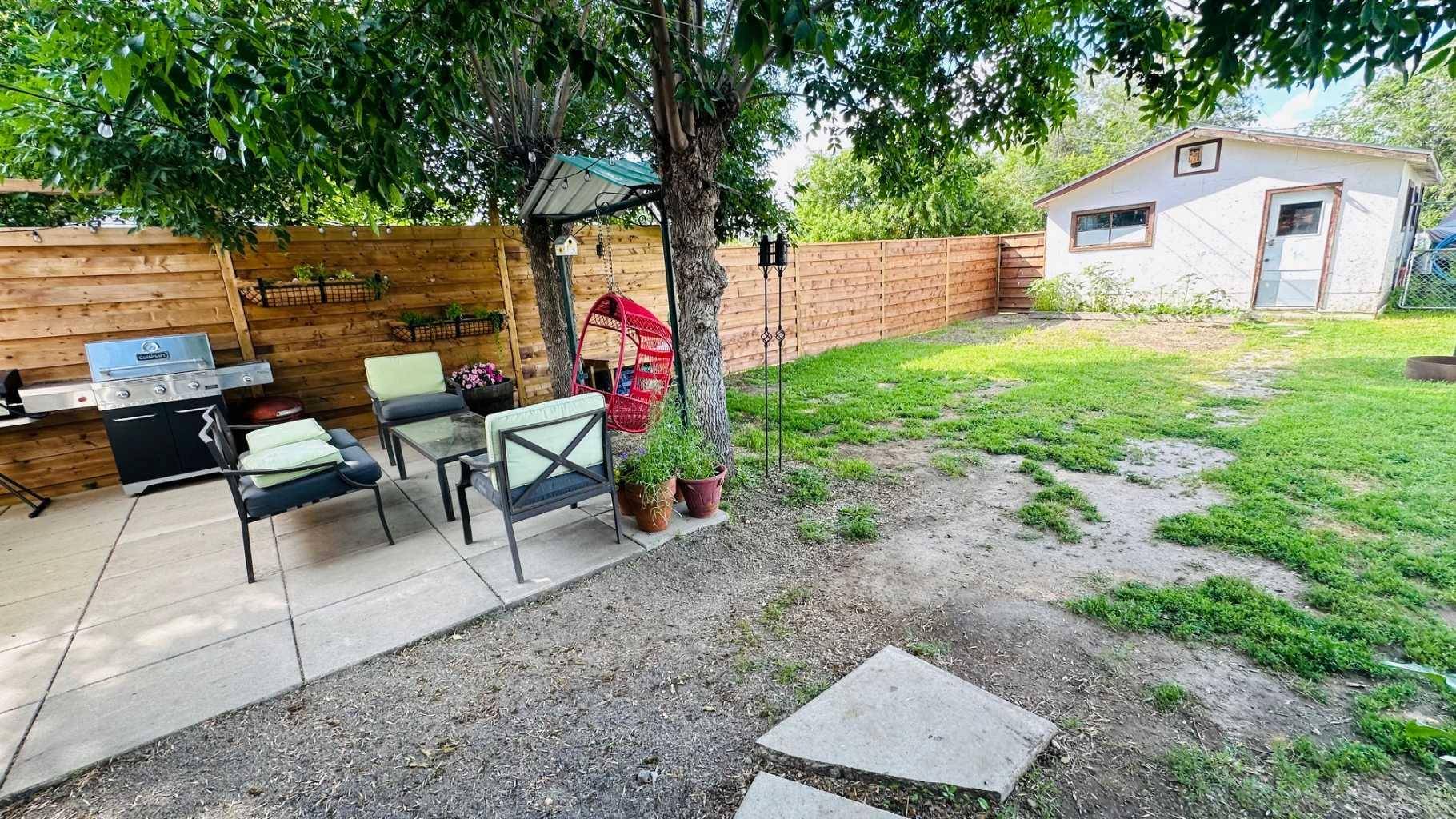 Drumheller, AB T0J 0Y2,1202 2 Avenue W