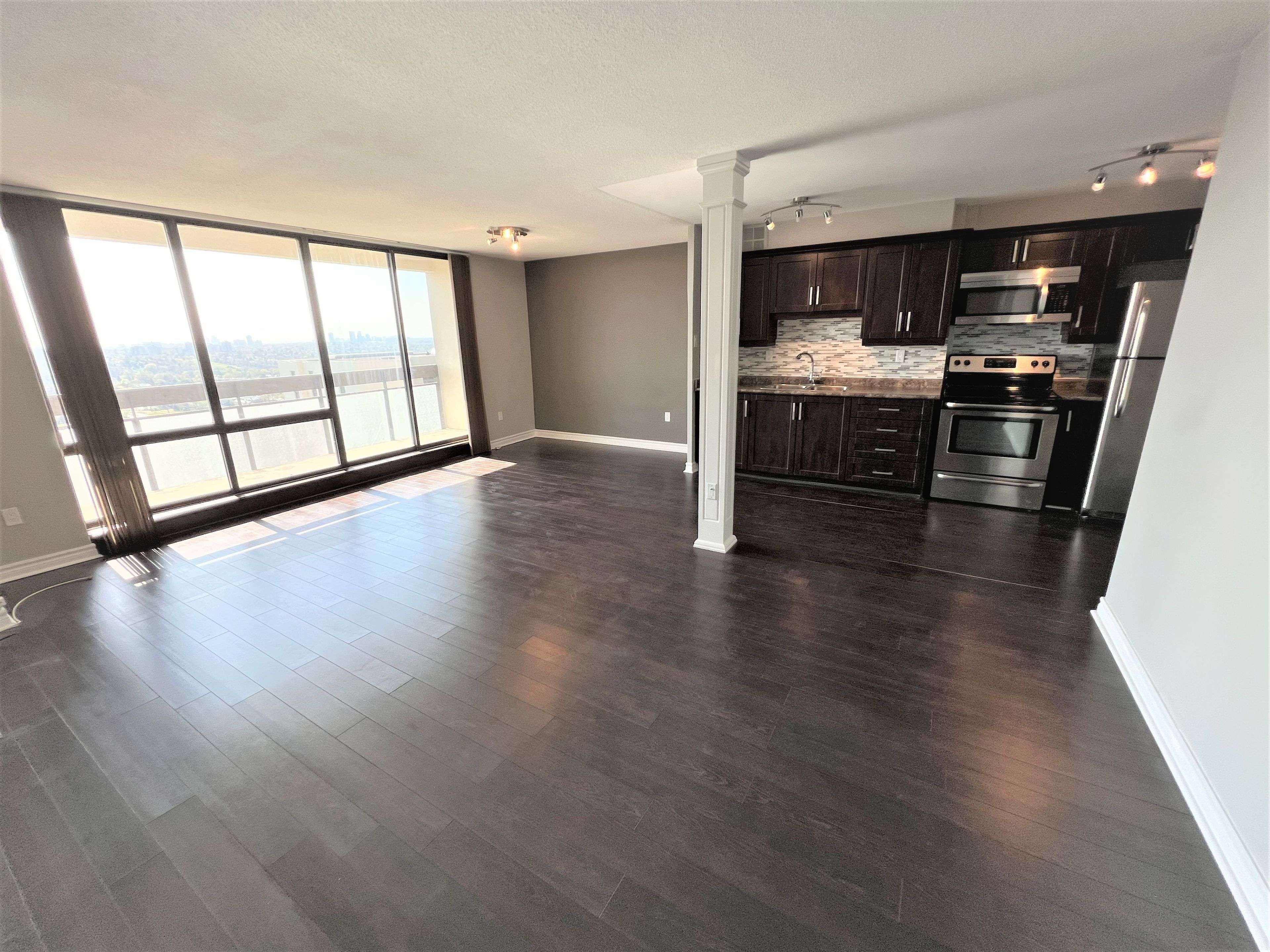 Toronto C15, ON M2J 4S7,350 Seneca Hill DR #Ph6