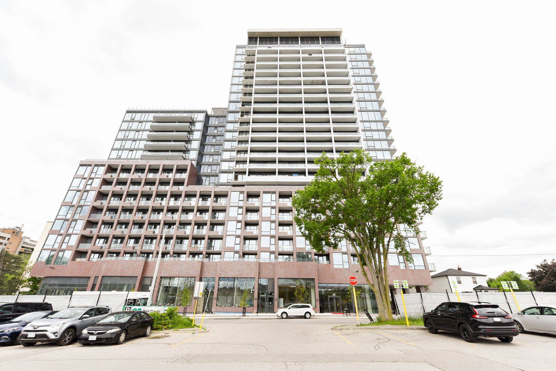 28 Ann ST #811, Mississauga, ON L5G 3G1