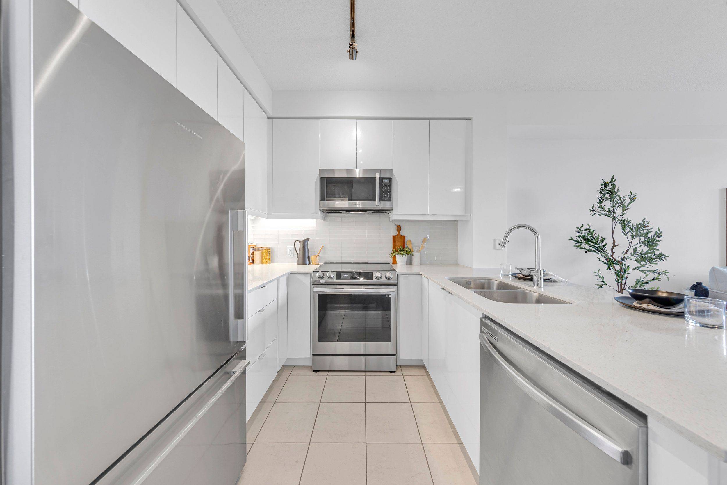 Toronto W08, ON M9B 0C5,50 Thomas Riley RD #720
