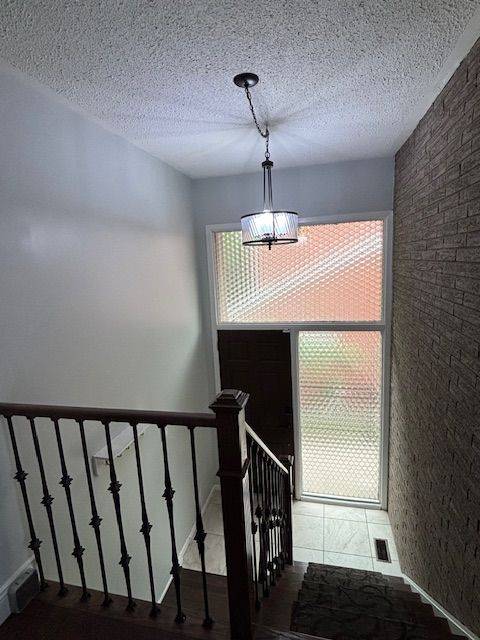 Brampton, ON L6W 3K5,65 Mary ST