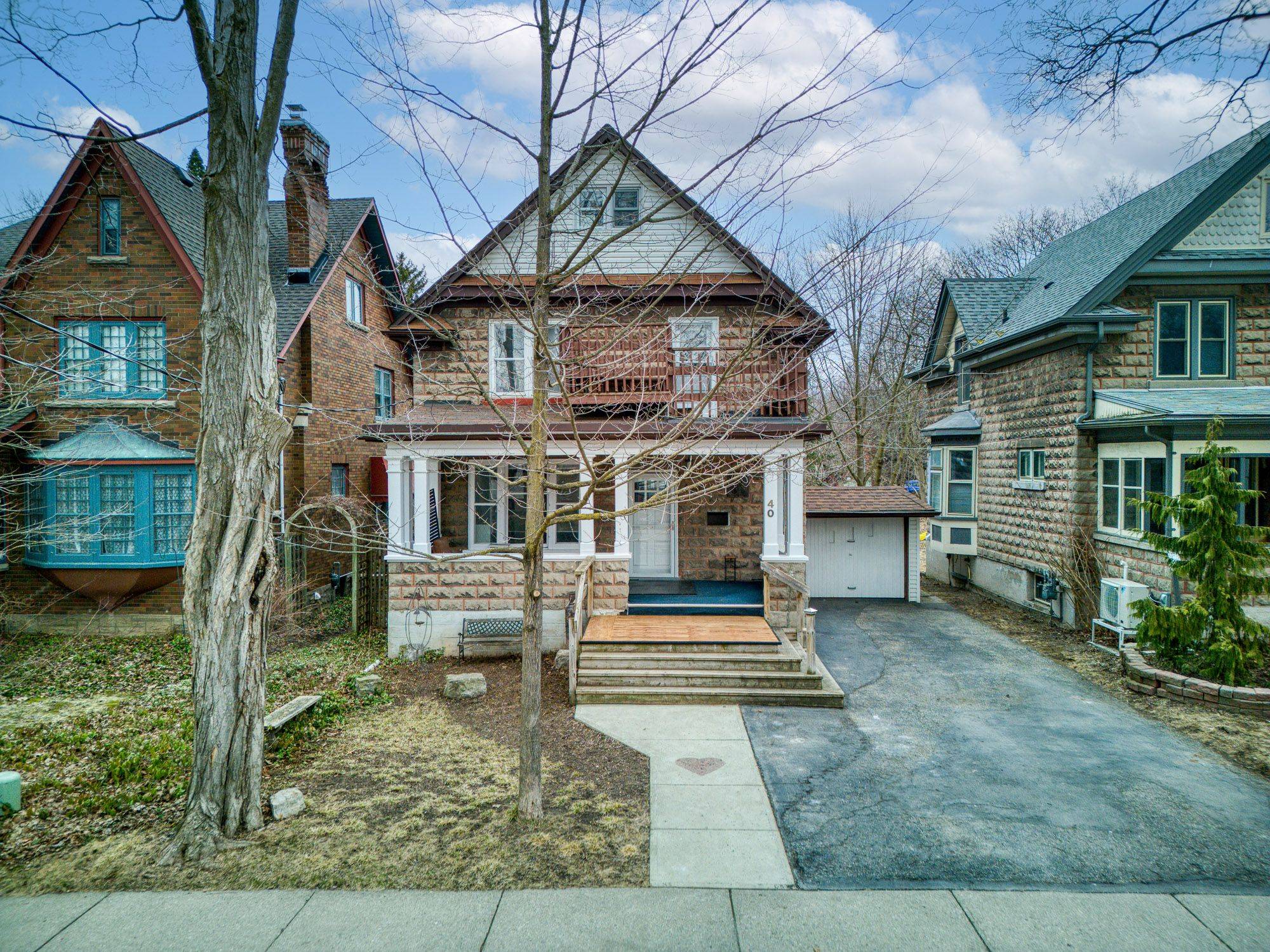 Waterloo, ON N2L 2A7,40 Menno ST