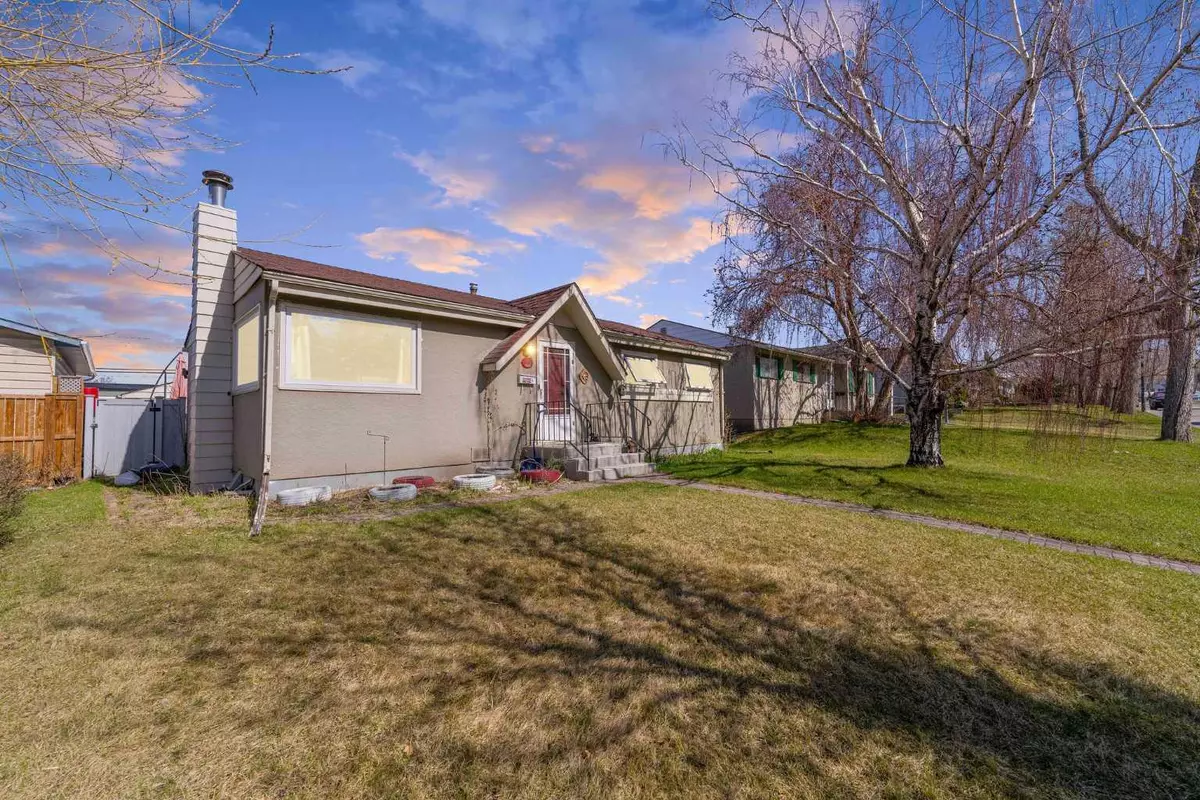 Calgary, AB T2H0T9,48 Franklin DR SE