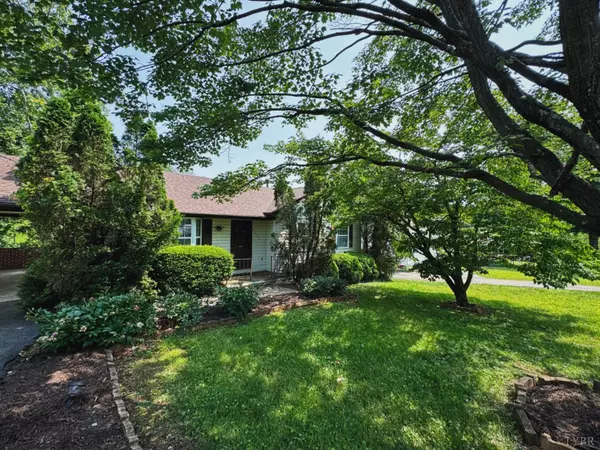 6243 Narragansett DR,  Lynchburg,  VA 24502