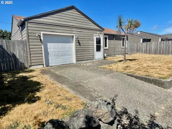 Coos Bay, OR 97420,954 NOBLE AVE