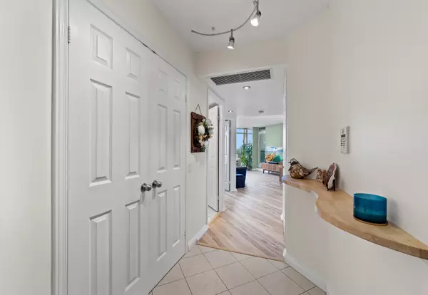 Toronto C14, ON M2N 7B5,28 Harrison Garden BLVD #1508