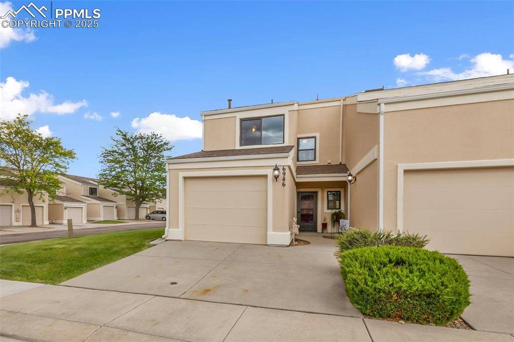 6946 Gayle Lyn LN, Colorado Springs, CO 80919