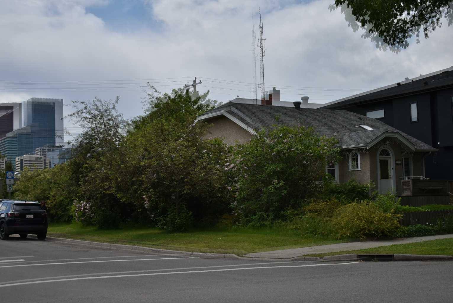 Calgary, AB T2E 0M6,135 7 AVE Northeast