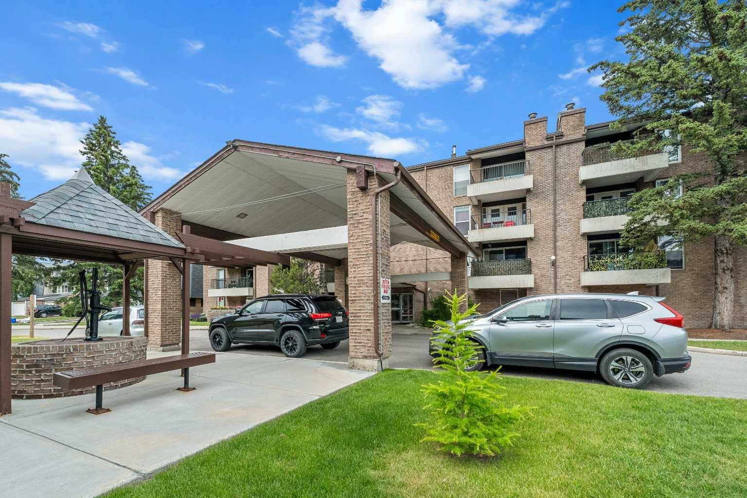 201 Braeglen Close SW #1310, Calgary, AB T2W 2B1