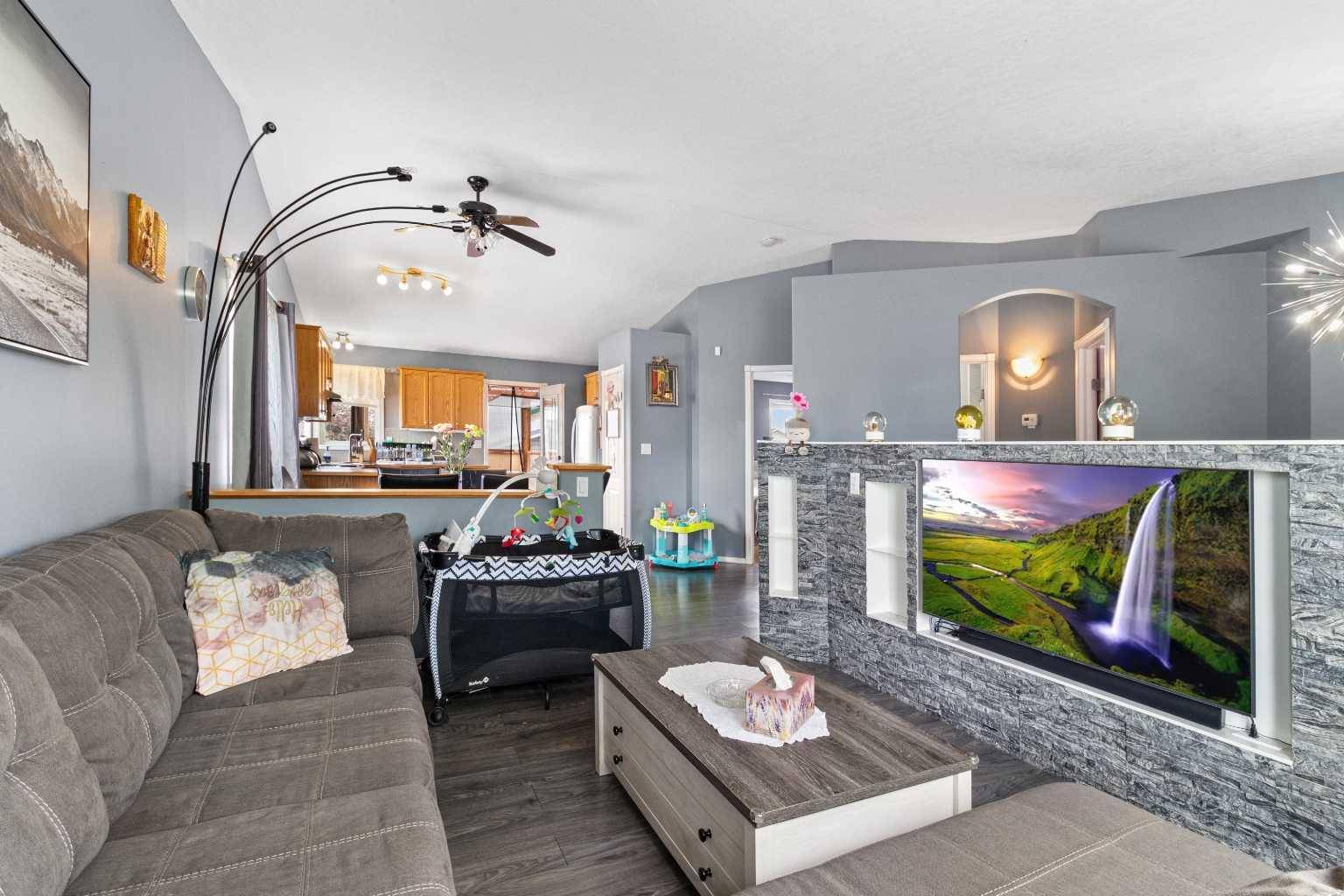 Red Deer, AB T4P 3Z3,37 Keast WAY