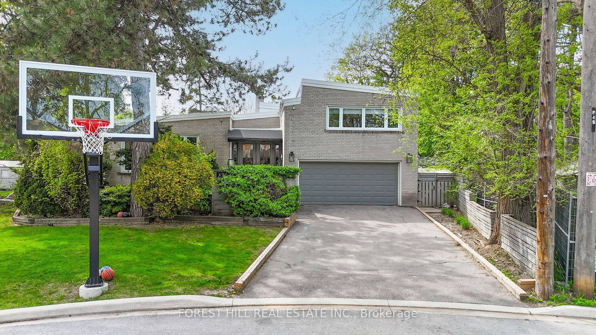 Toronto C06, ON M3H 4W1,49 Arlstan DR