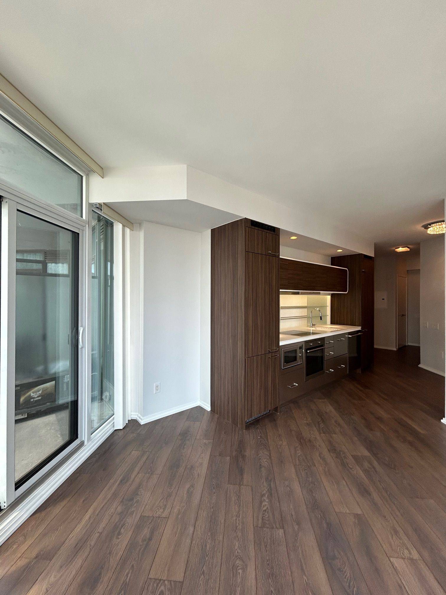 Toronto C08, ON M4Y 0B8,45 Charles ST E #3207