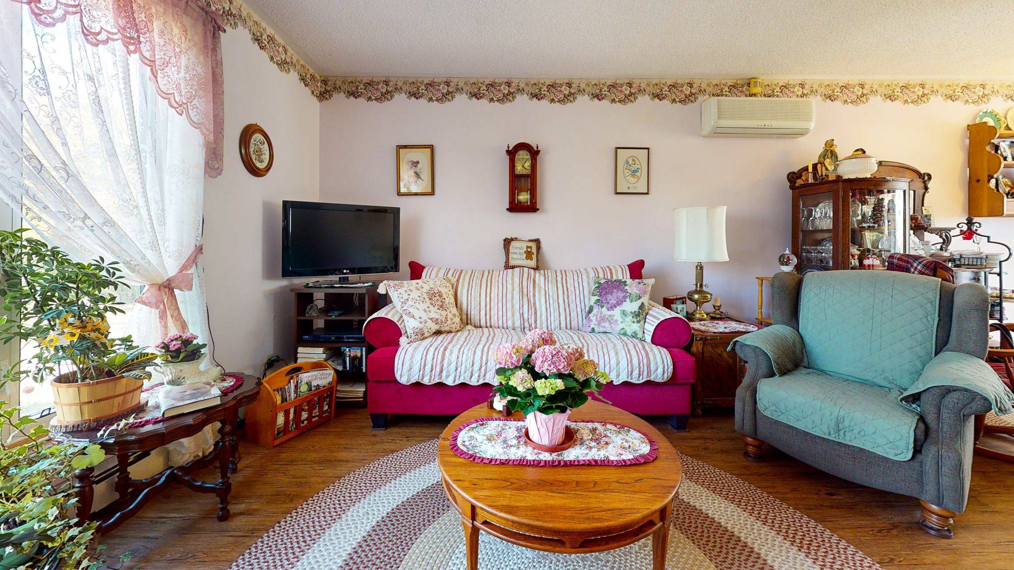 Tiny, ON L9M 0C9,14 Seneca CRES