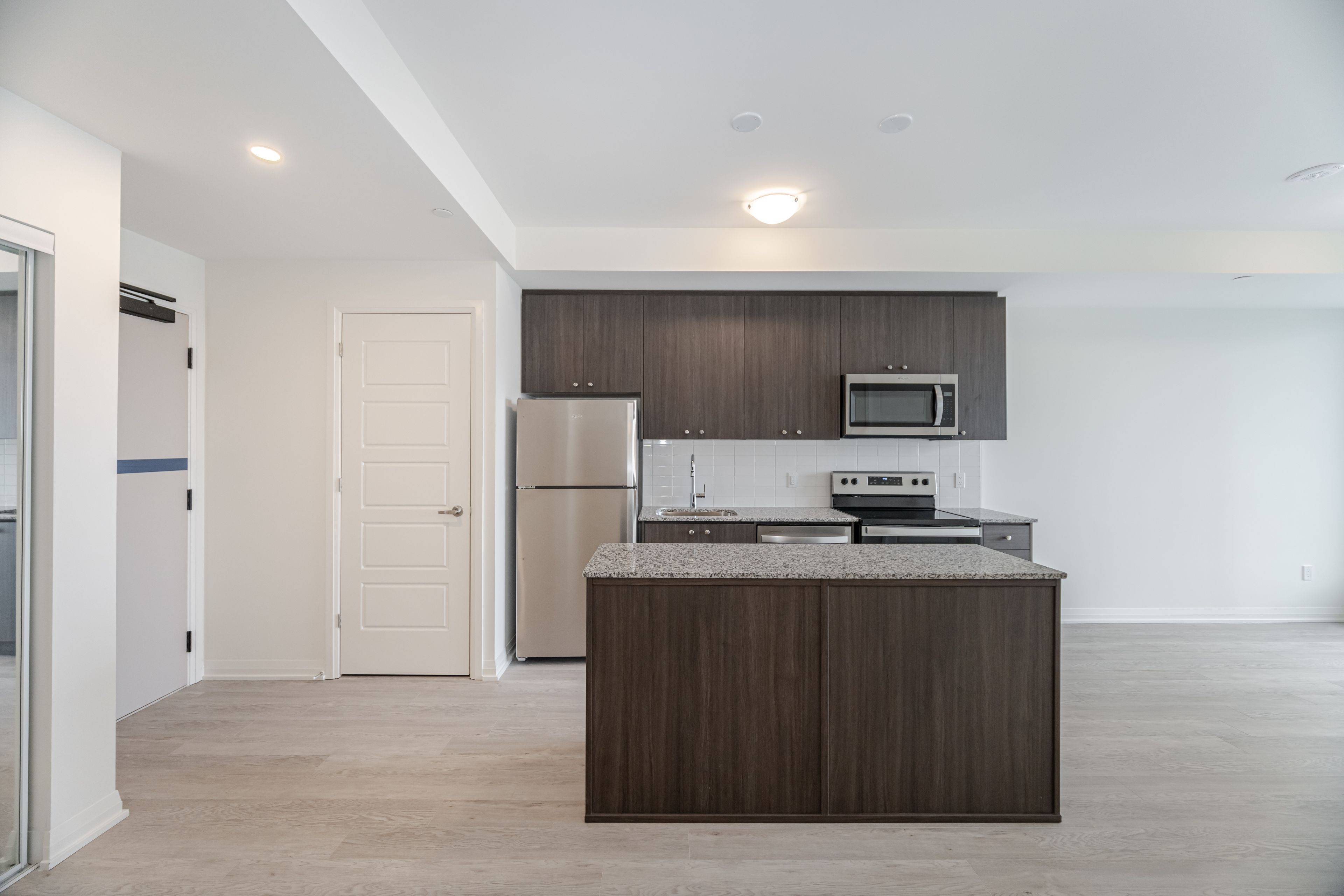 Oakville, ON L6H 8A3,3006 William Cutmore BLVD N #318