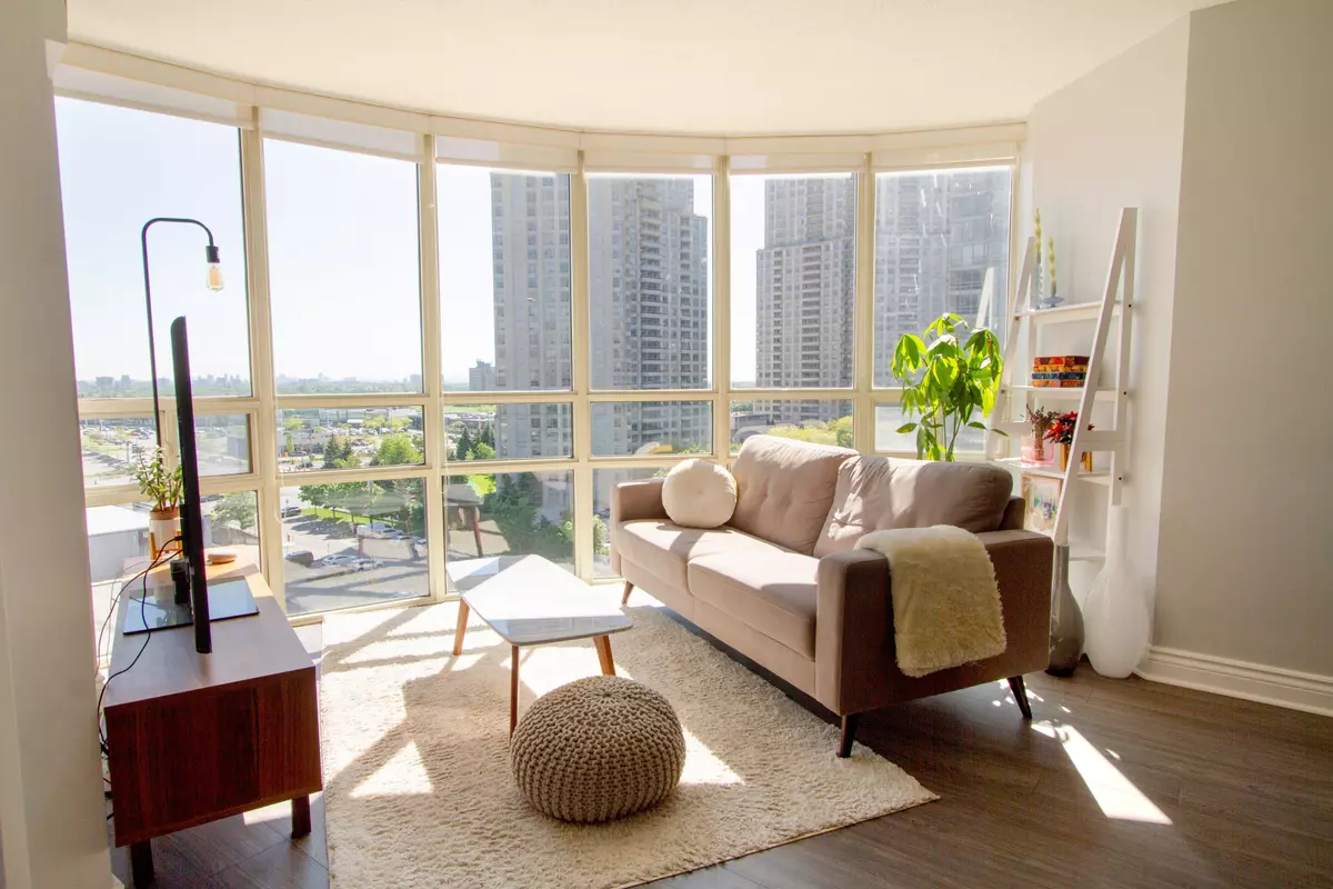 Mississauga, ON L5R 3P5,50 Eglinton AVE W #905