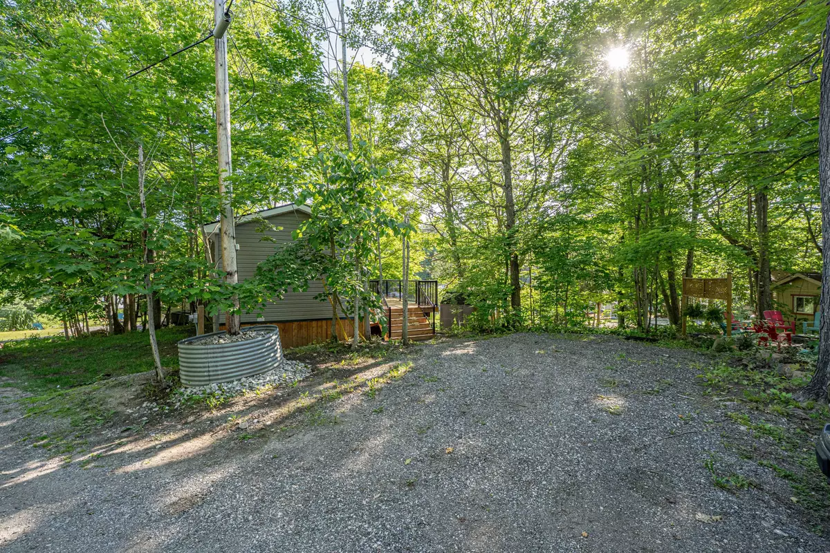Georgian Bay, ON L0K 1S0,202 Hidden Glen RD ##94