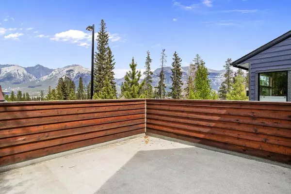 Canmore, AB T1W2Y9,975 Wilson WAY