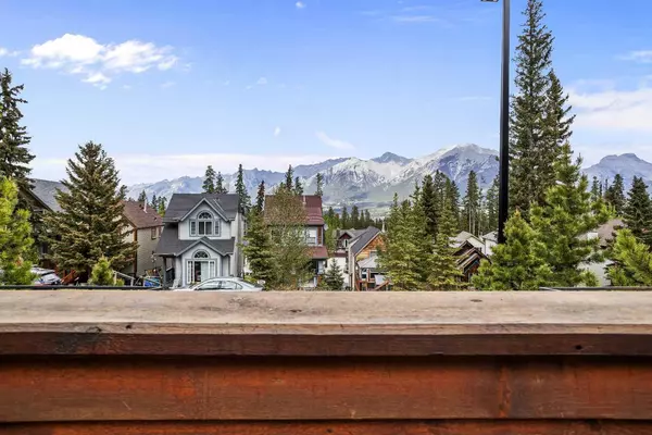 Canmore, AB T1W2Y9,975 Wilson WAY