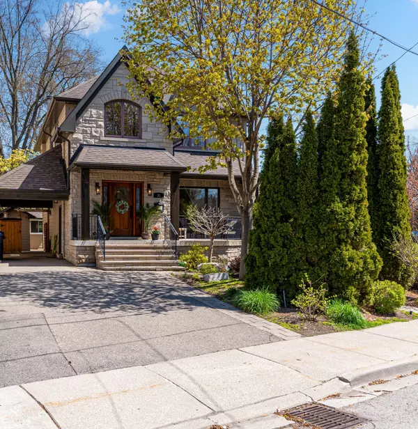 Mississauga, ON L5H 2R9,31 Maple AVE N