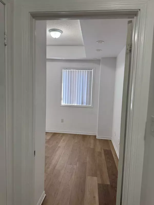 250 Sunny Meadow BLVD #329, Brampton, ON L7A 0A1