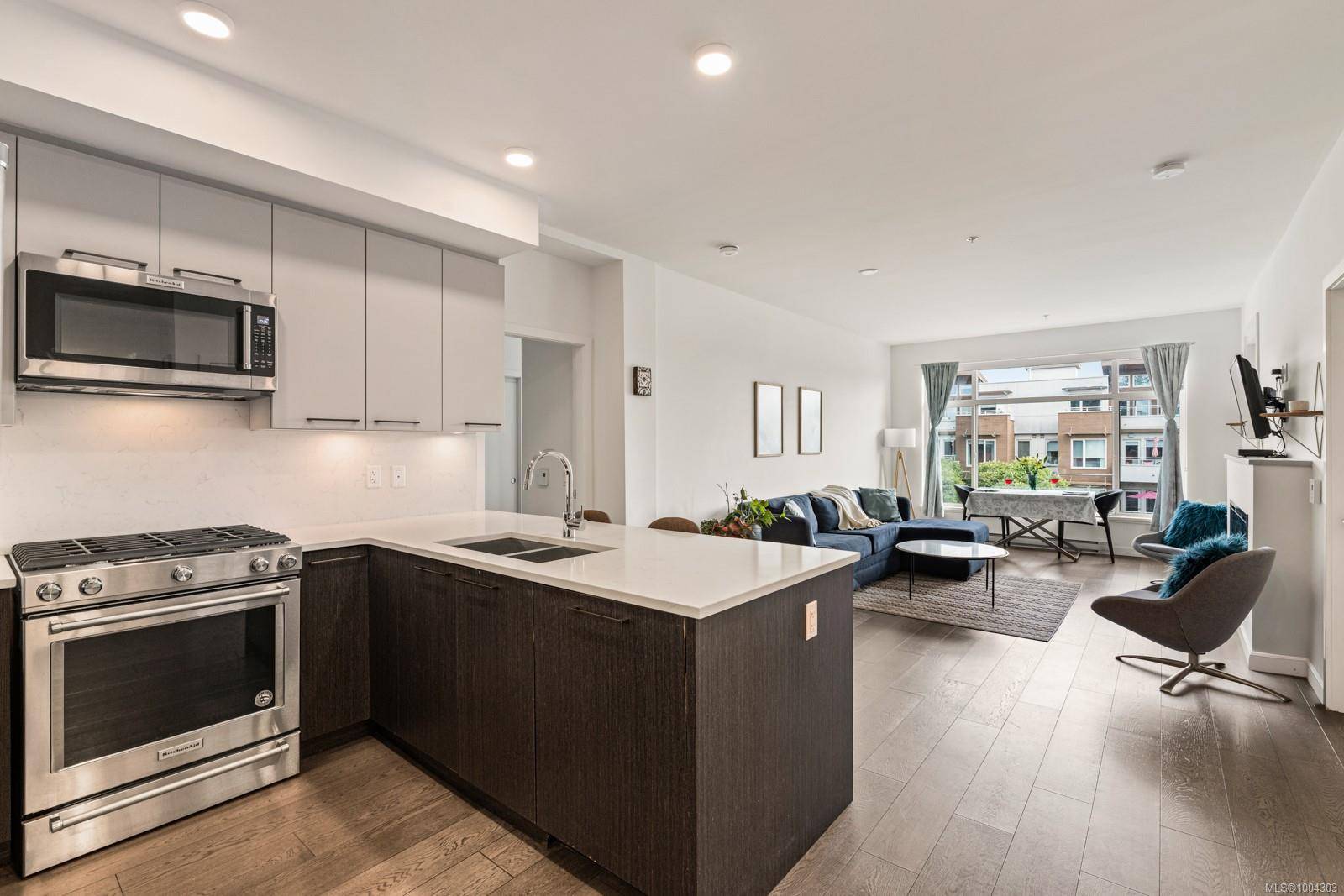 Central Saanich, BC V8M 1P6,7162 West Saanich Rd #403