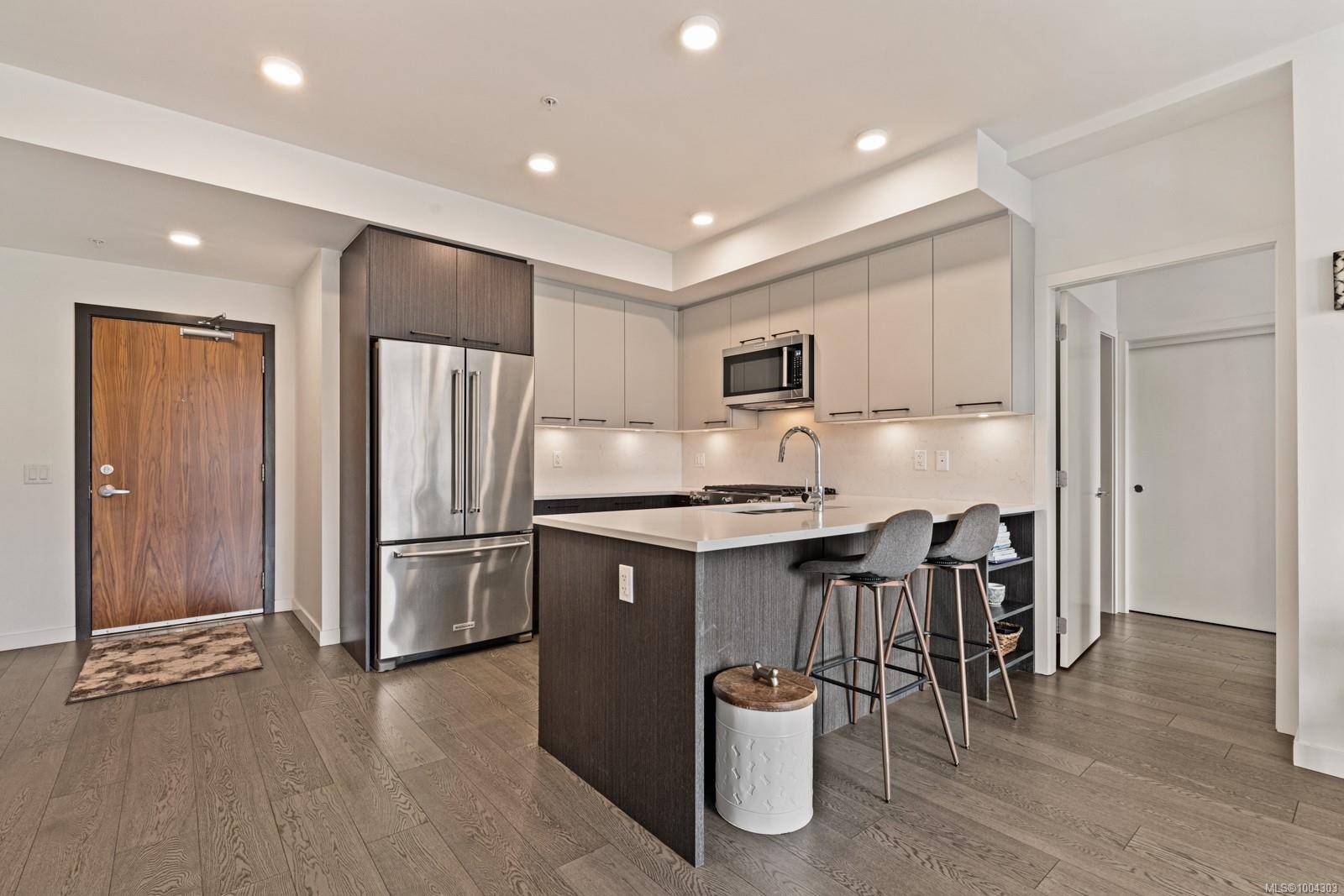 Central Saanich, BC V8M 1P6,7162 West Saanich Rd #403