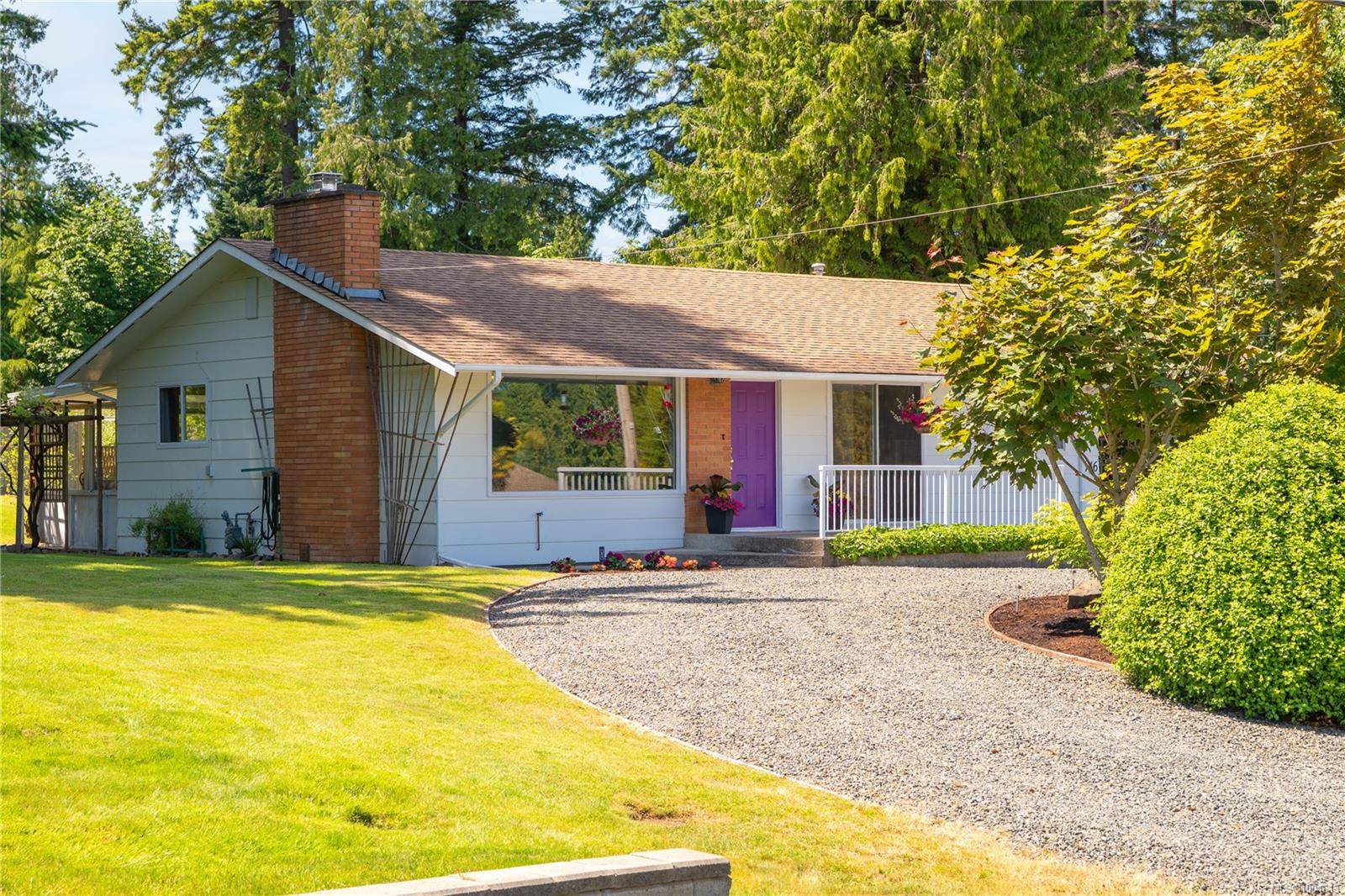 French Creek, BC V9P 2A1,646 Hawthorne Rise