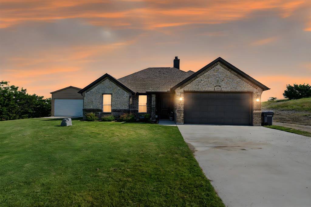 216 Timber Valley Court, Weatherford, TX 76085