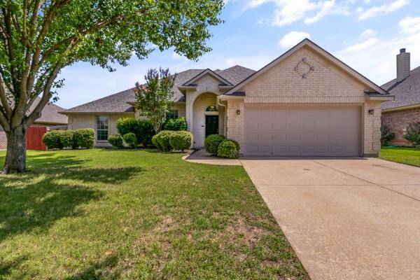 521 Willowview Drive, Saginaw, TX 76179