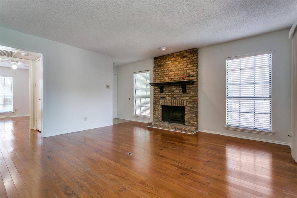 Dallas, TX 75248,15221 Berry Trail #802