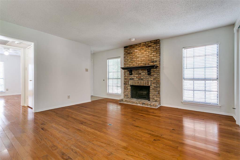 Dallas, TX 75248,15221 Berry Trail #802