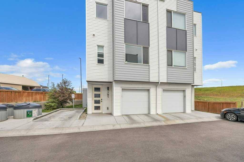 Calgary, AB T3K 2R9,101 Panatella SQ NW #701