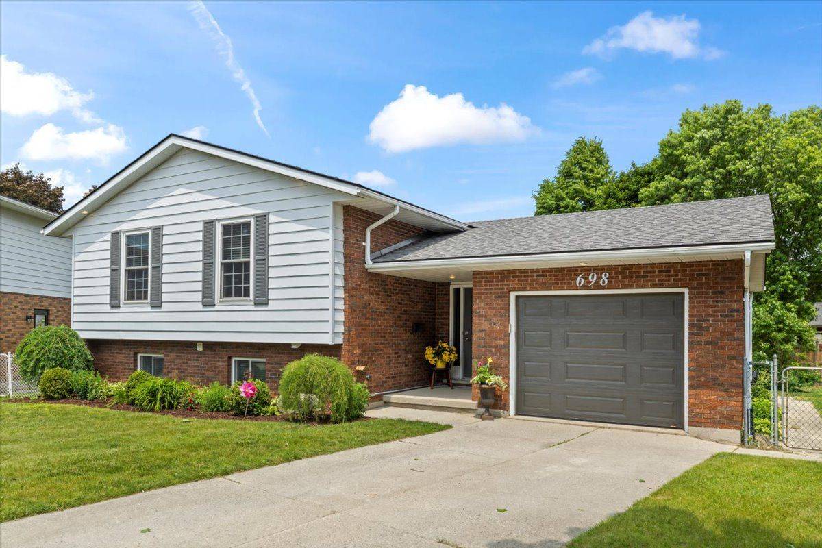 Hanover, ON N4N 3L8,698 15th Street Close