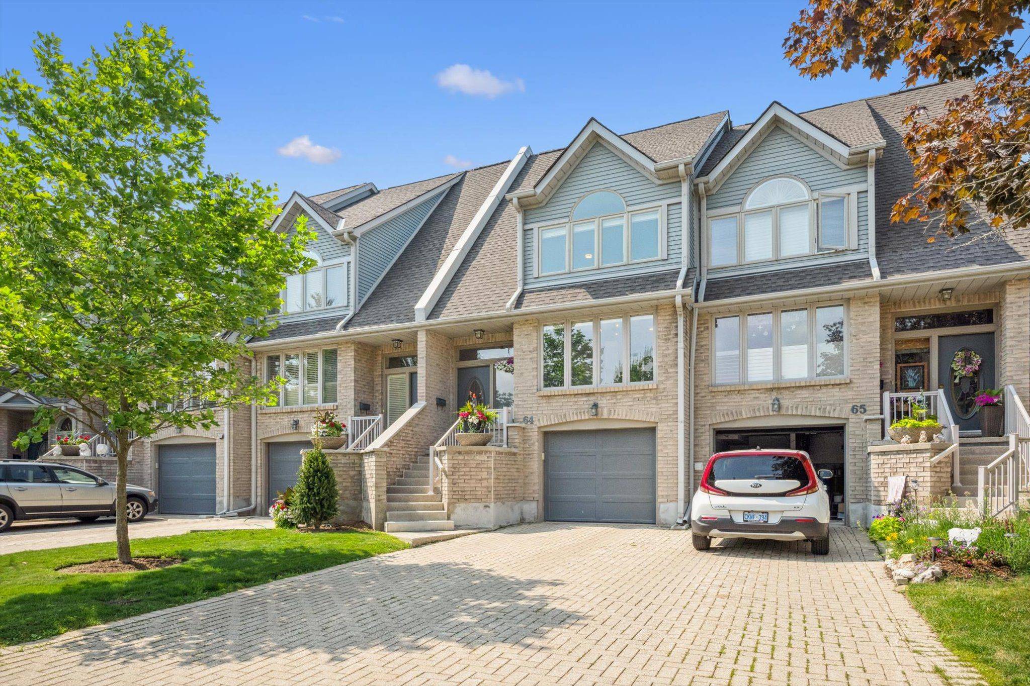 225 Benjamin RD #64, Waterloo, ON N2V 1Z3