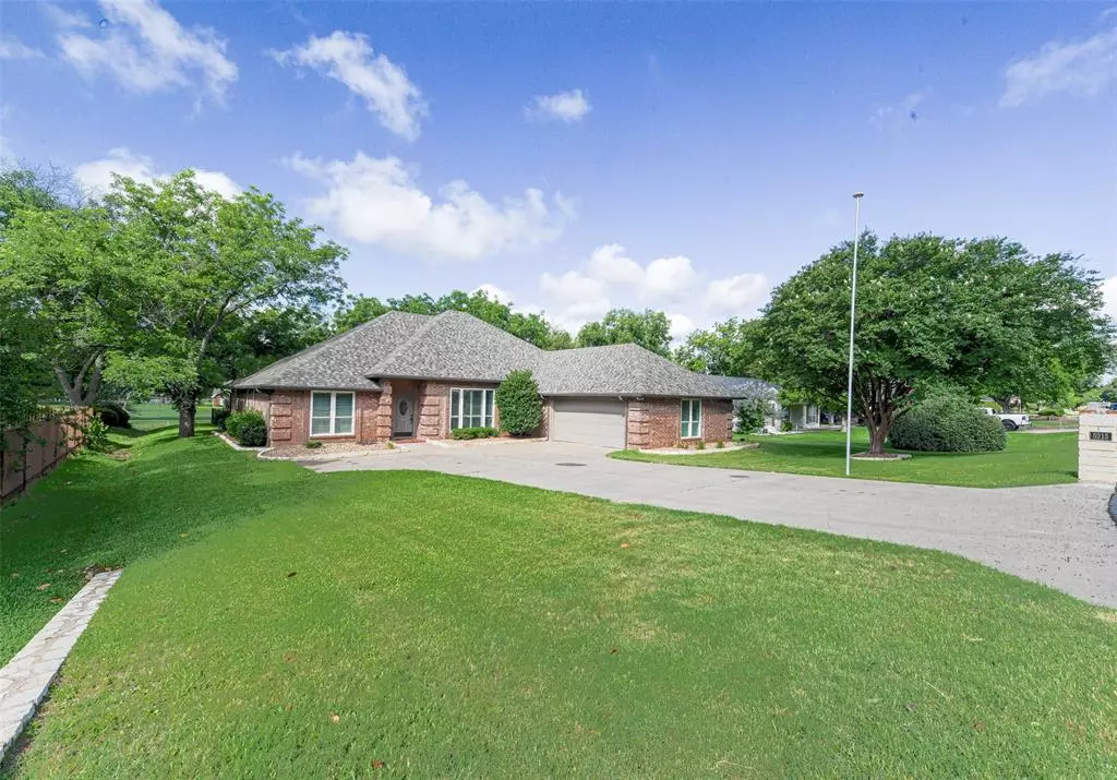 Granbury, TX 76049,5215 Wedgefield Road