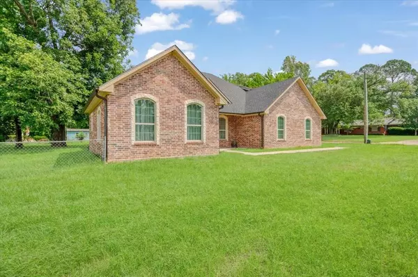 Pittsburg, TX 75686,523 Hill Avenue