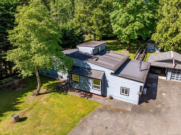1307 Anderton Rd, Comox, BC V9M 3Z2